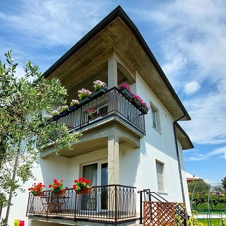 Villa Dolcitalia Tra Gardaland E Le Terme Di Cola Lazise Eksteriør billede
